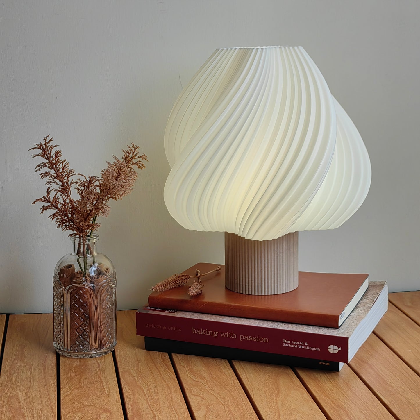 Soft Serve Lamp Portable,SOFT SERVE LAMP, wavy lamp, ice cream lamp, home decor,table lamp,lamp