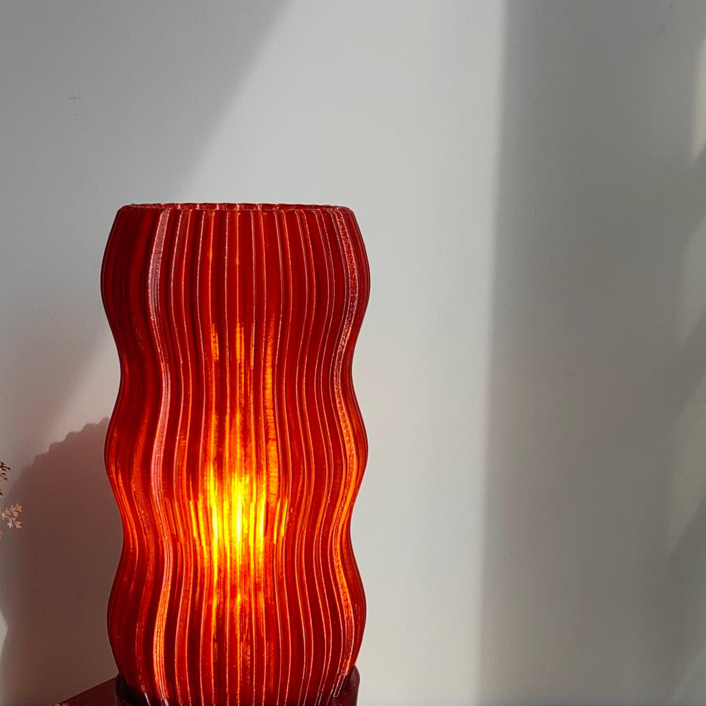 Wavy x AMBER table lamp_3d printed with 99% recycled plastic -  LED Lamp - LED bulbs include