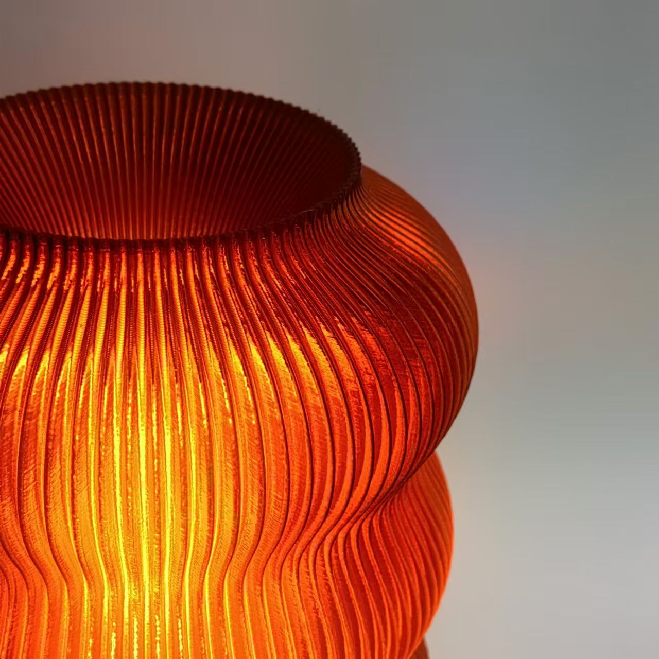 Elegant Eco Table Lamp – Sustainable Mood Lighting – Soft Glow Bedside Light – Crafted from Recycled Plastic – Perfect Housewarming Gift